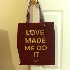 Victoria’s Secret weekend shoulder bag